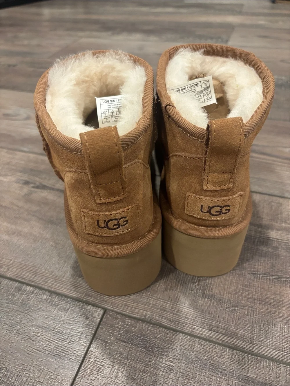 UGG new without